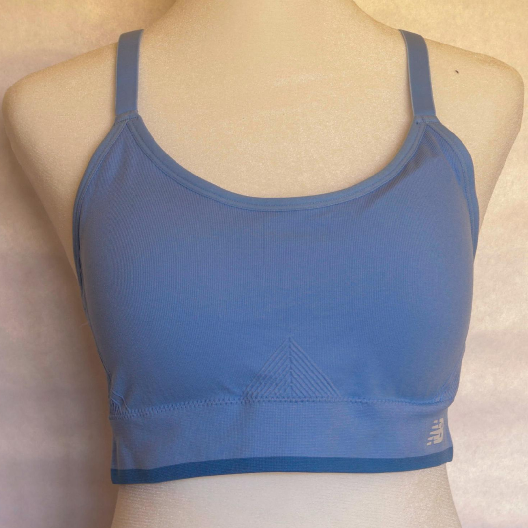 Conjunto de dos top deportivos New Balance